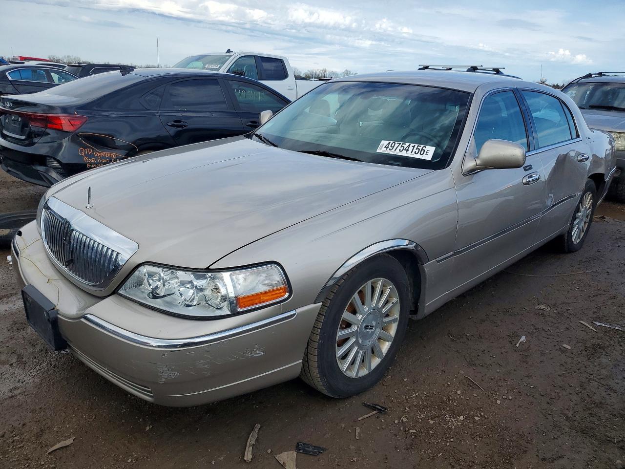 Salvage Lincoln Towncar Image