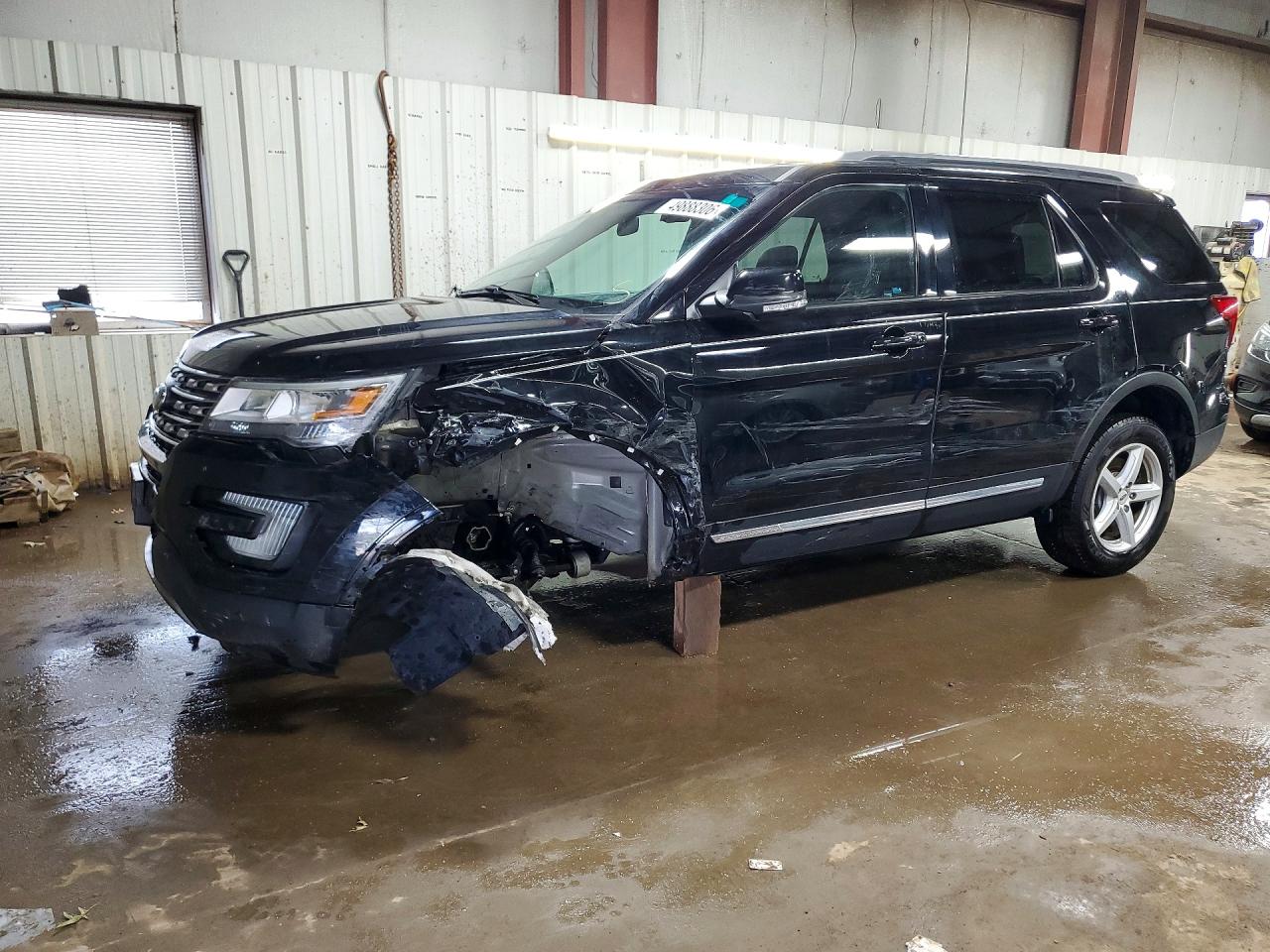 Salvage Ford Explorer Image