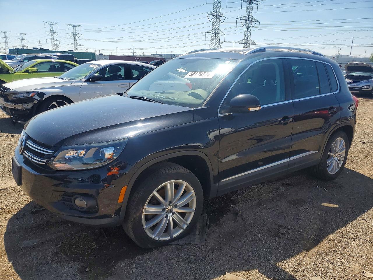 Salvage Volkswagen Tiguan Image