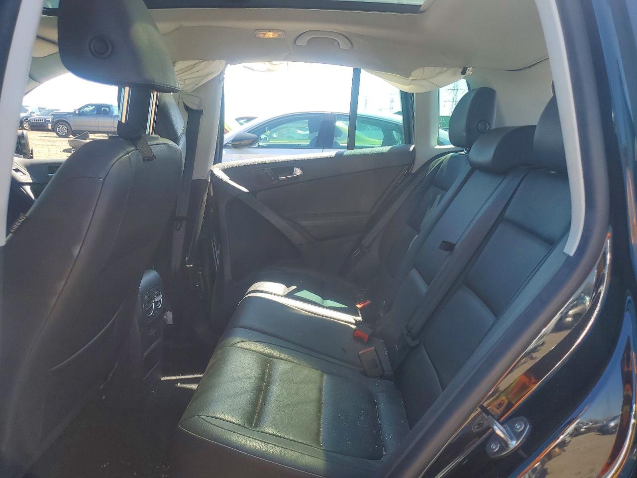 Volkswagen Tiguan S