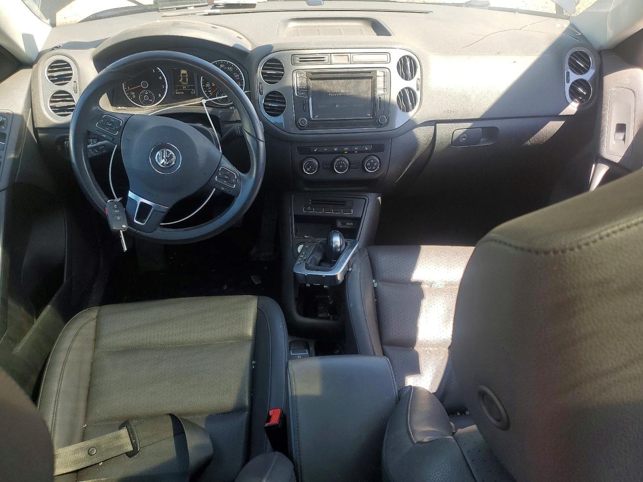 Volkswagen Tiguan S
