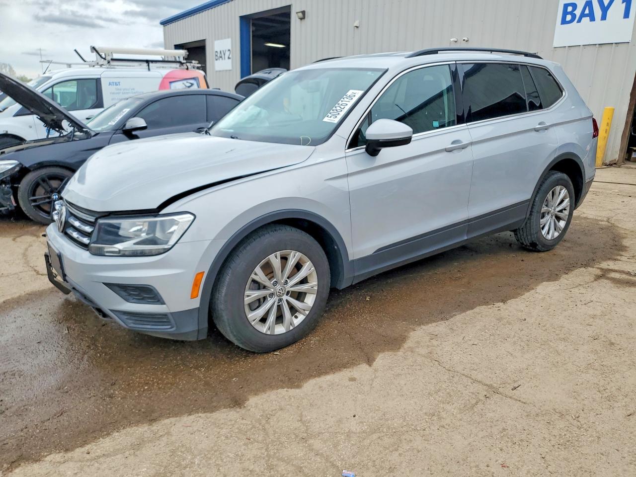Salvage Volkswagen Tiguan Image