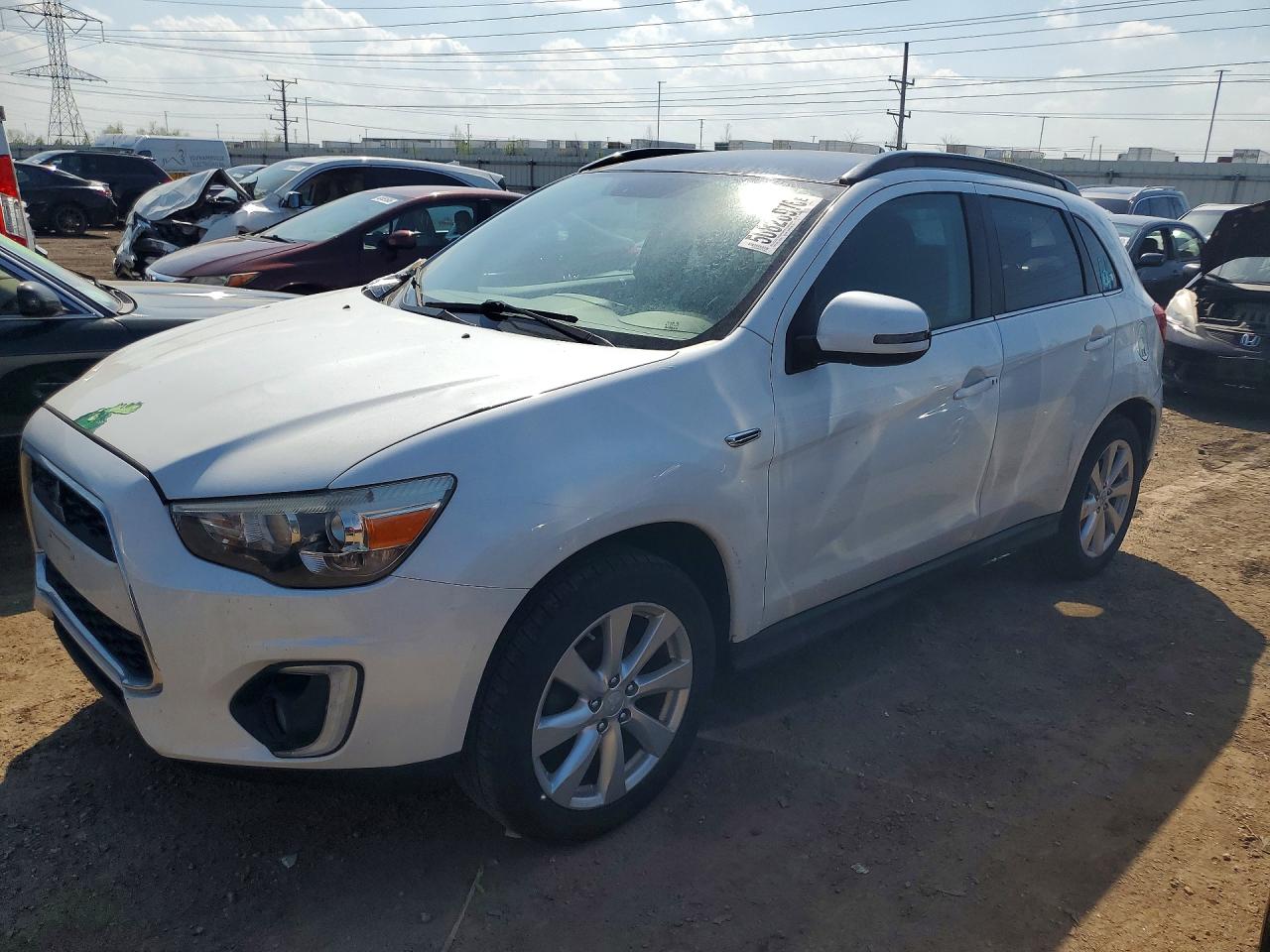 Salvage Mitsubishi Outlander Image
