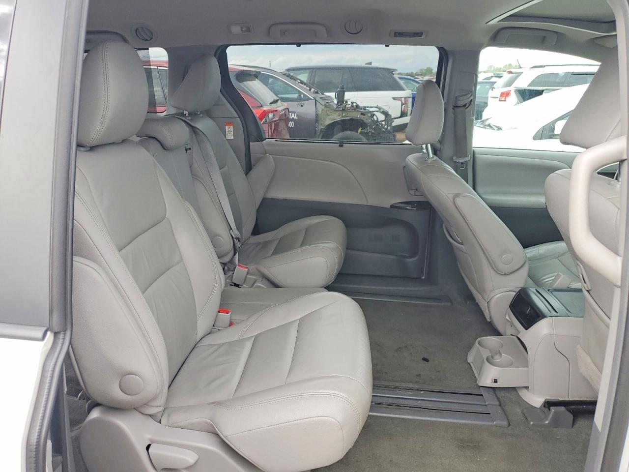 Toyota Sienna Xle 8-passenger