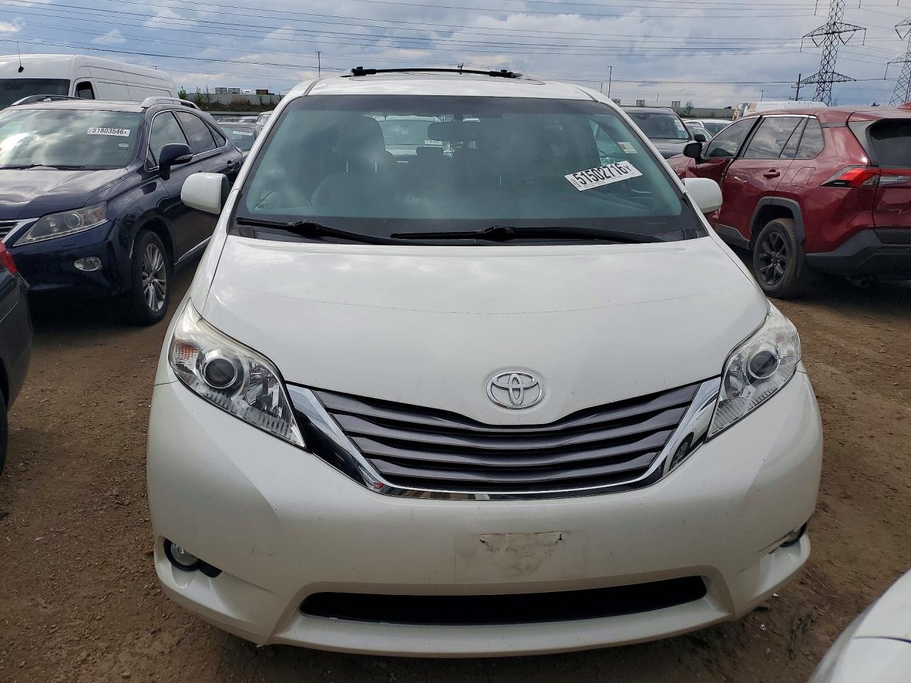 Toyota Sienna Xle 8-passenger