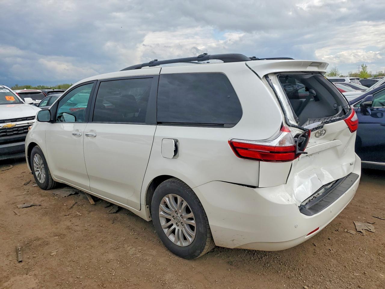Toyota Sienna Xle 8-passenger