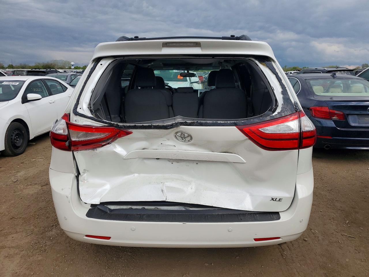 Toyota Sienna Xle 8-passenger