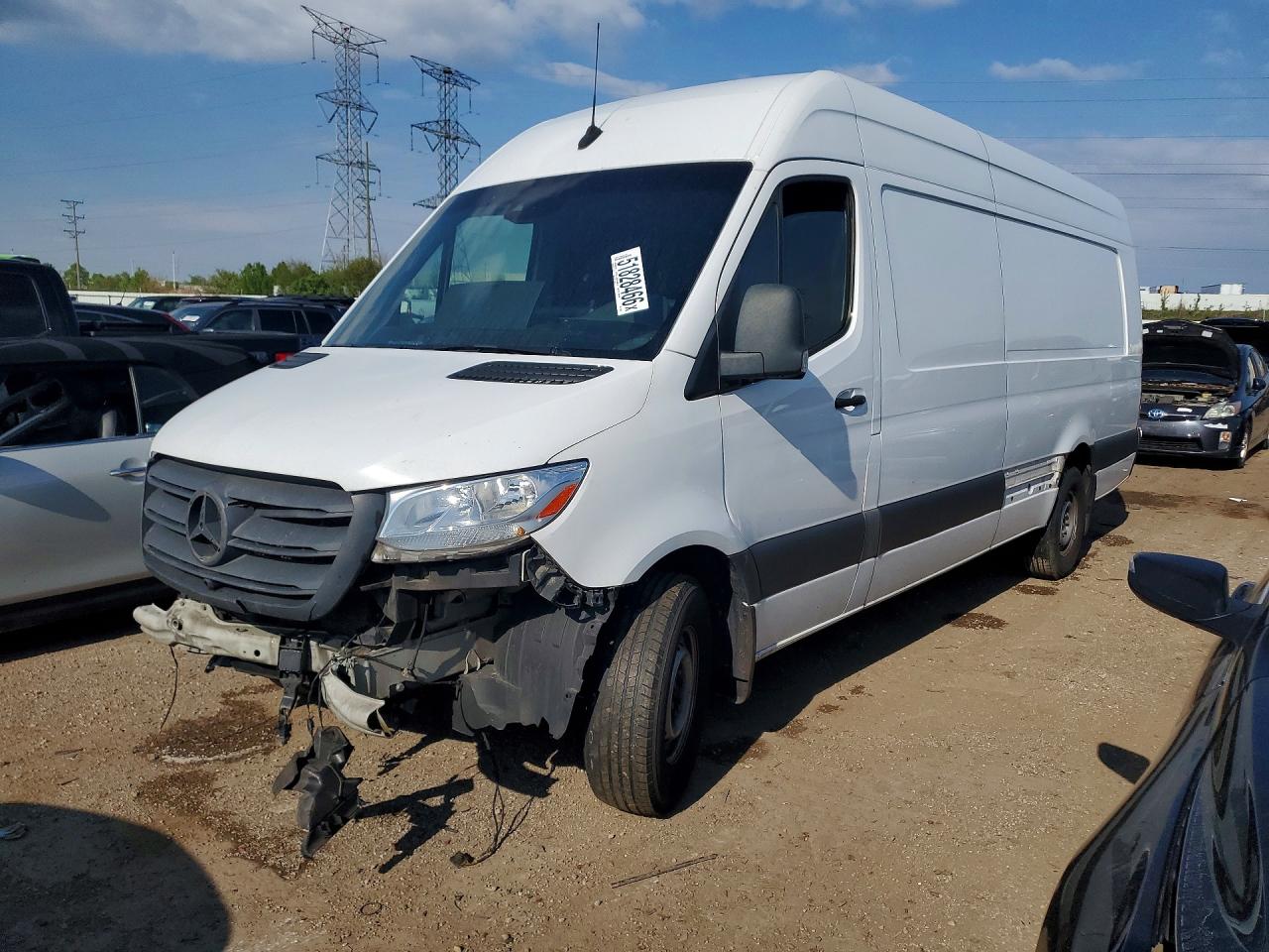 Salvage Mercedes-Benz Sprinter Image