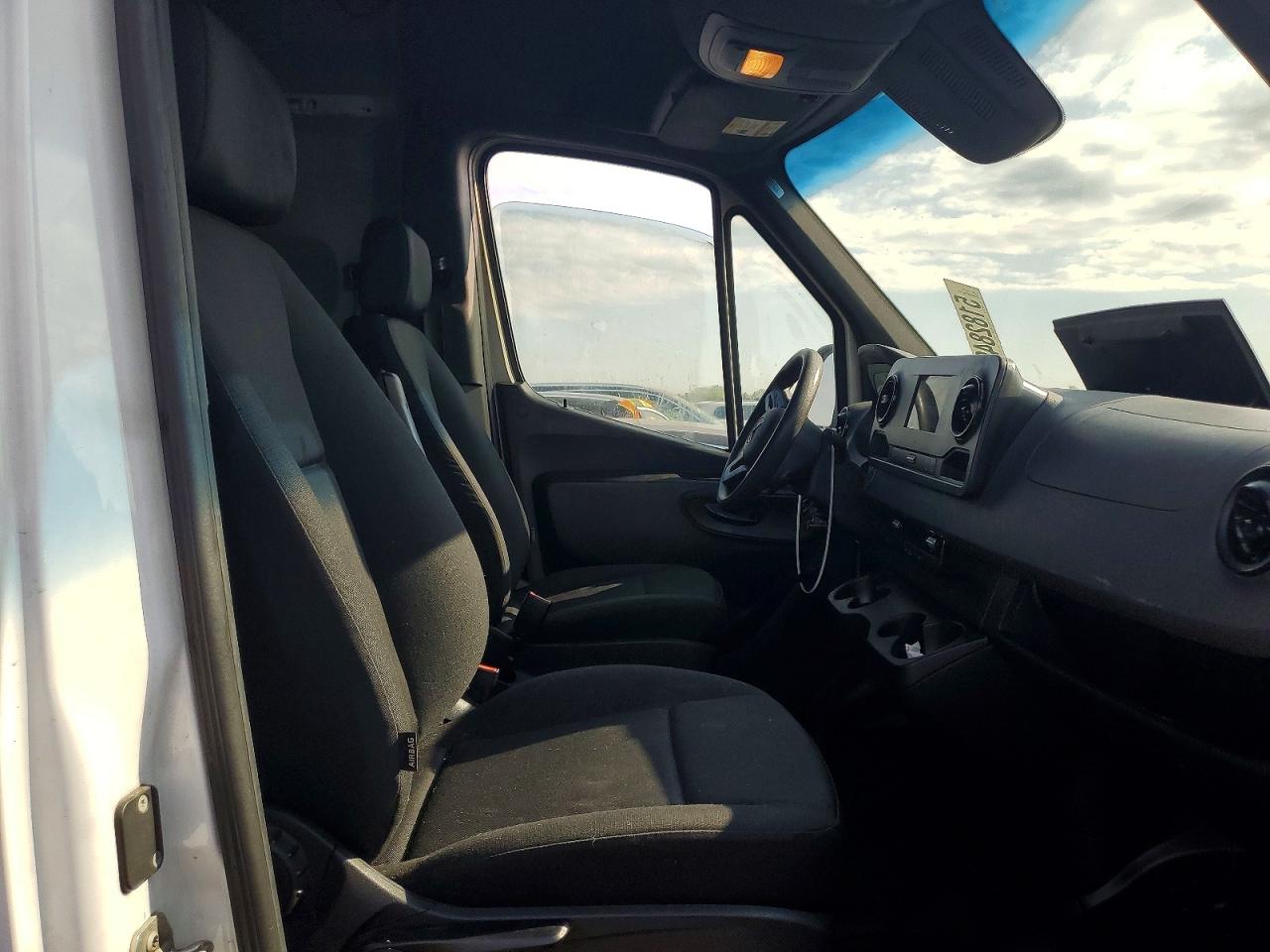 Mercedes-Benz Sprinter 2500