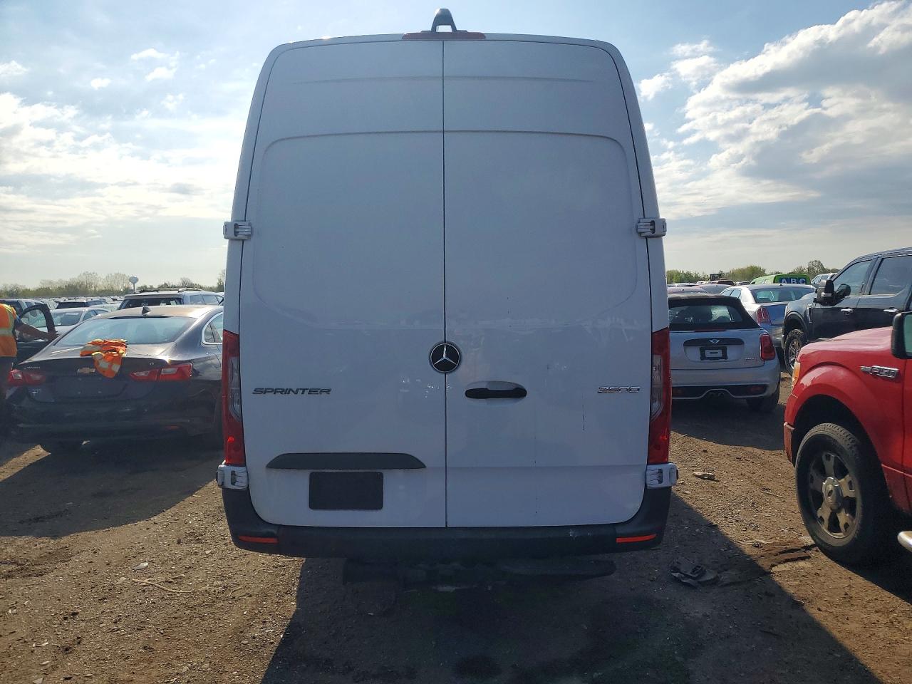 Mercedes-Benz Sprinter 2500