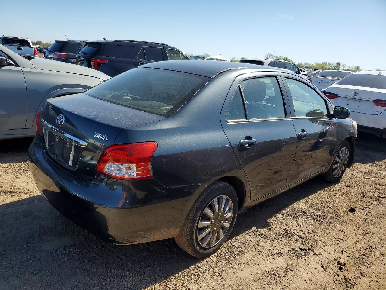 Toyota Yaris Base