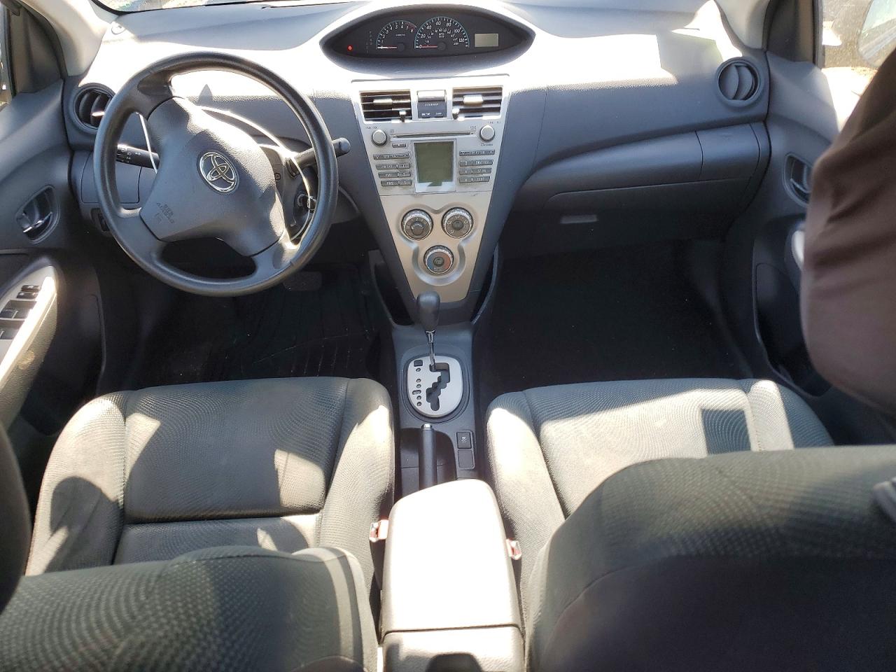 Toyota Yaris Base