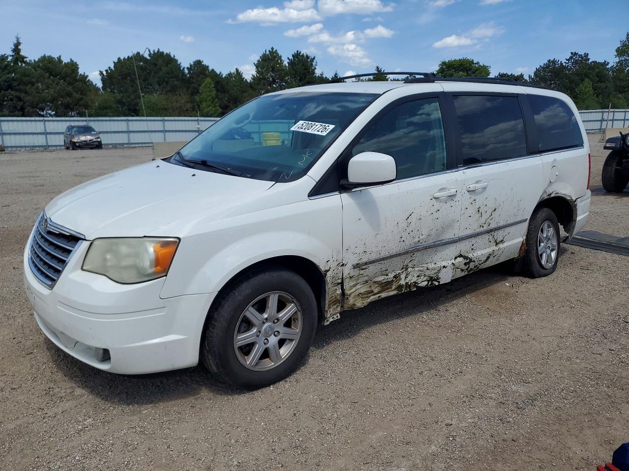 Salvage Chrysler Minivan Image