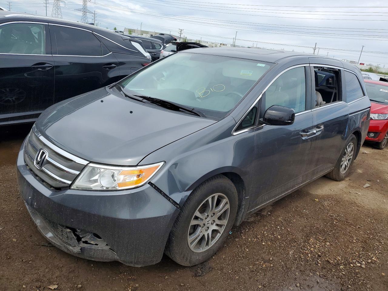 Salvage Honda Odyssey Image