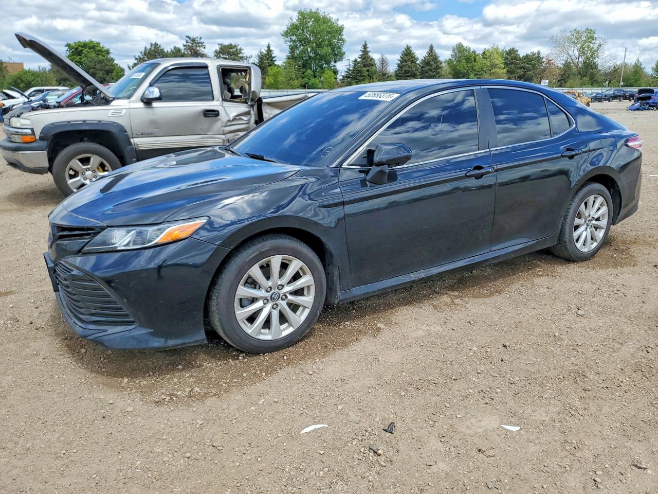 Salvage Toyota Camry Image