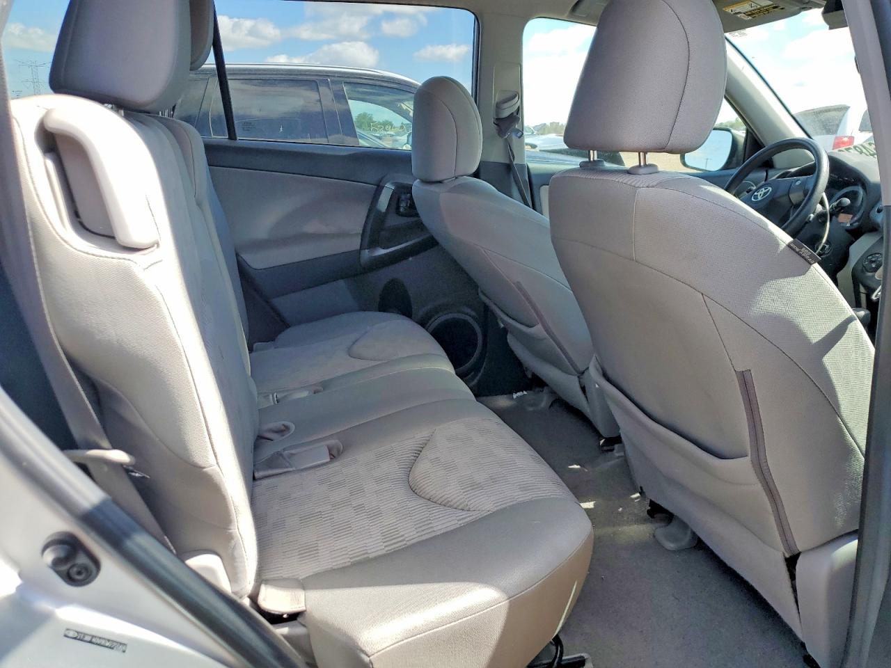 Toyota RAV4 Base