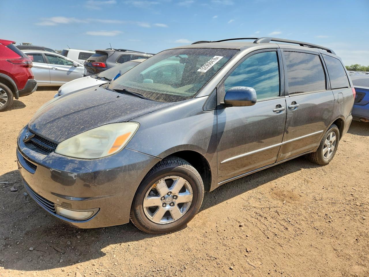 Salvage Toyota Sienna Image