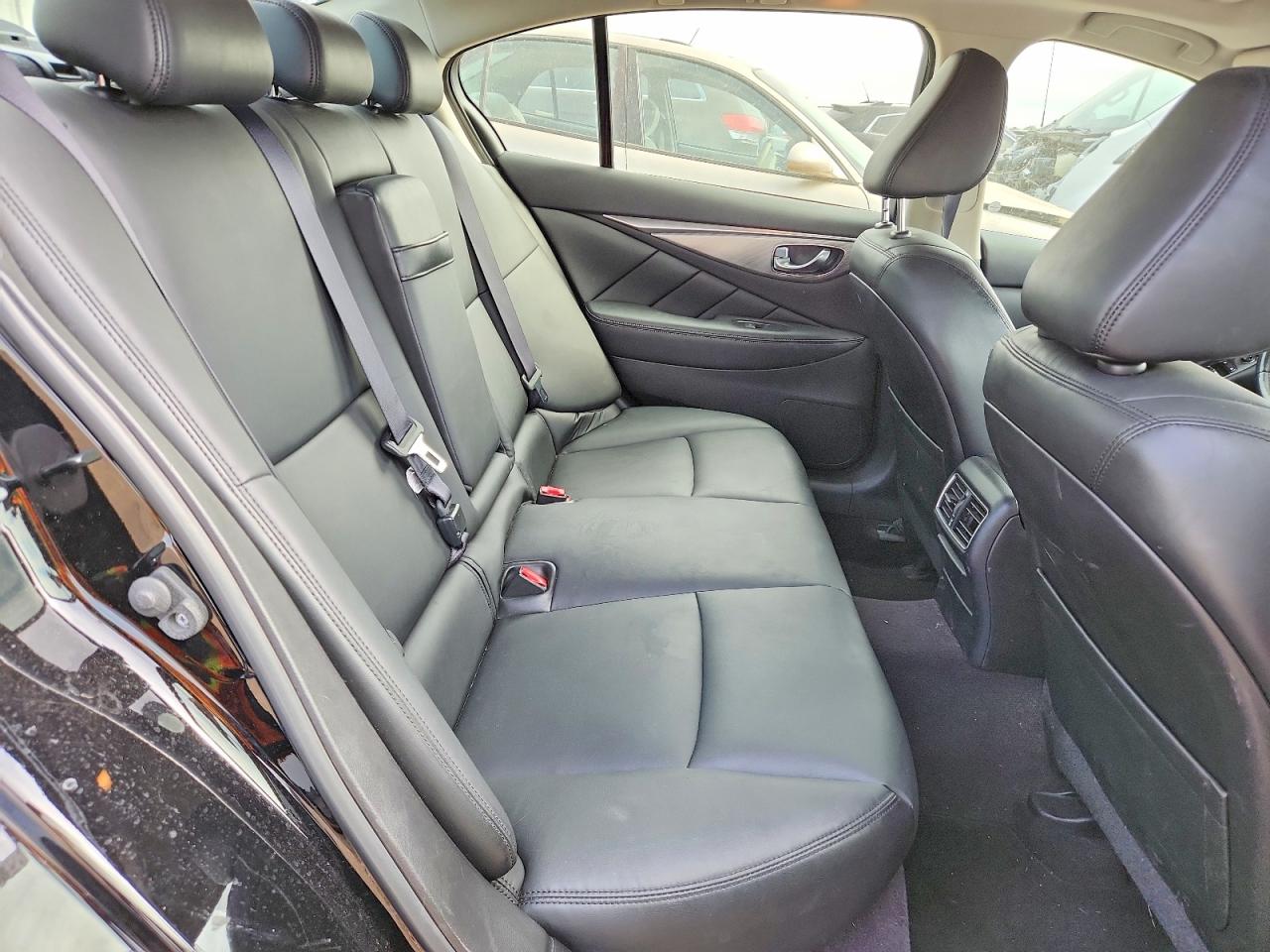 INFINITI Q50 3.0t P 3.0t Premium