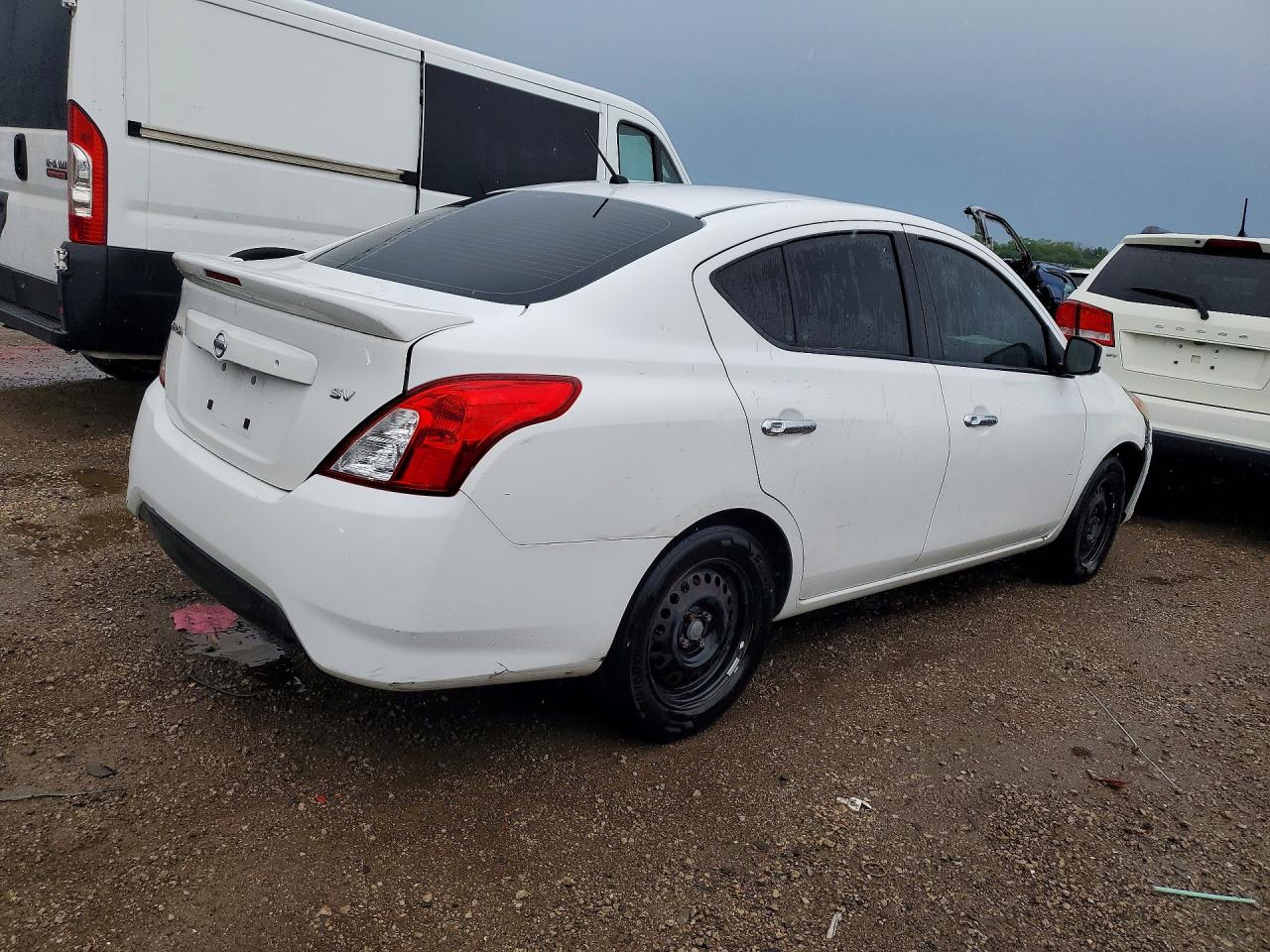 Nissan Versa Sv