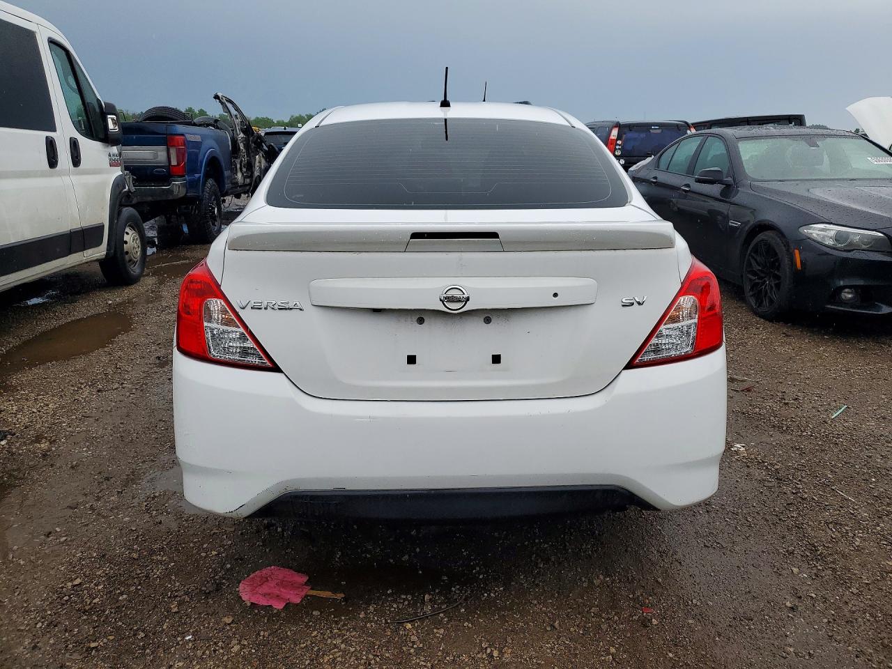 Nissan Versa Sv
