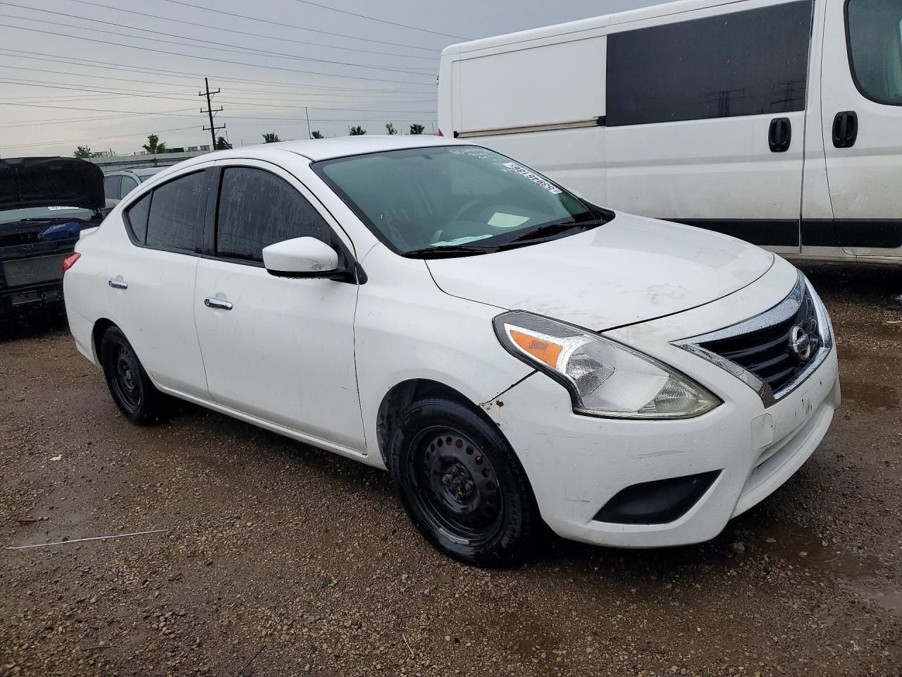 Nissan Versa Sv