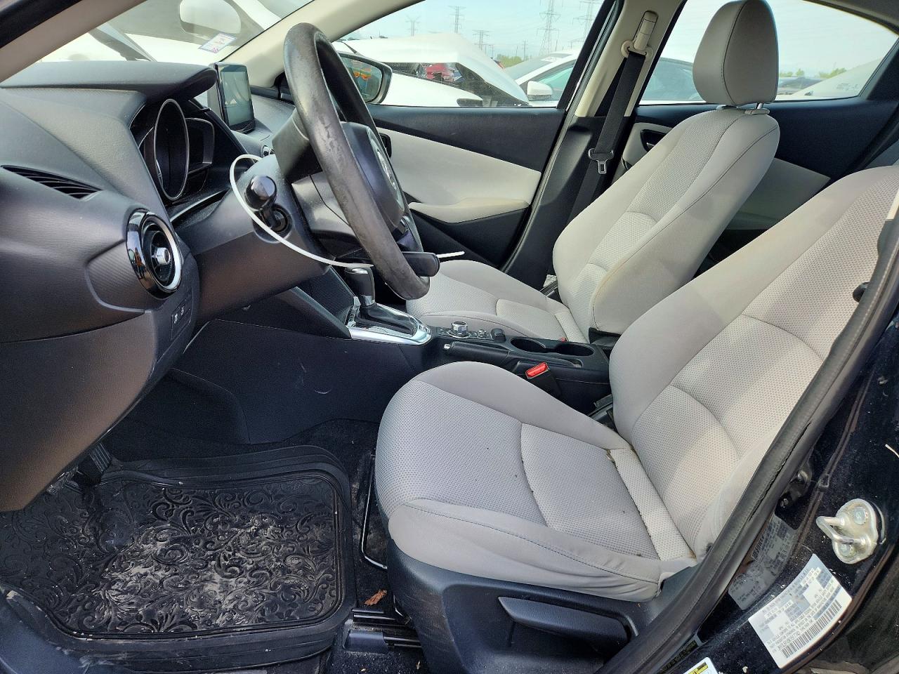 Toyota Yaris Le