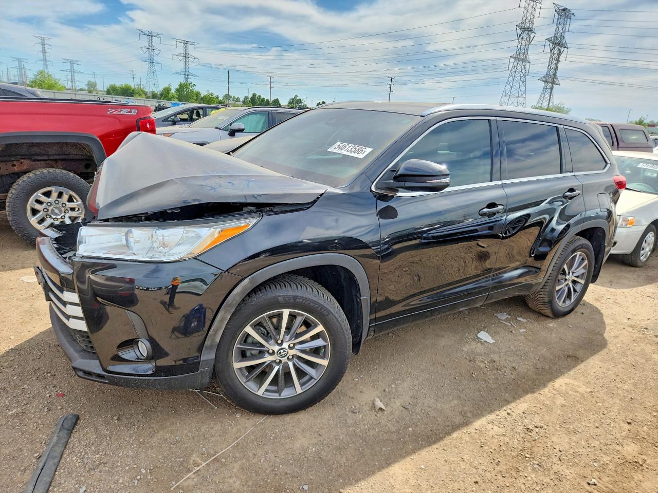 Salvage Toyota Highlander Image