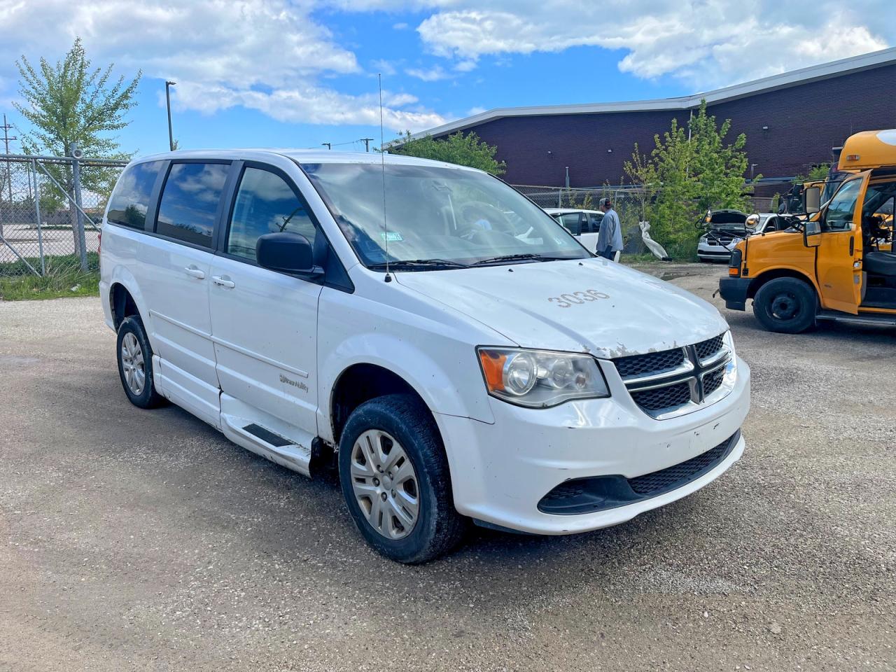 Salvage Dodge Caravan Image