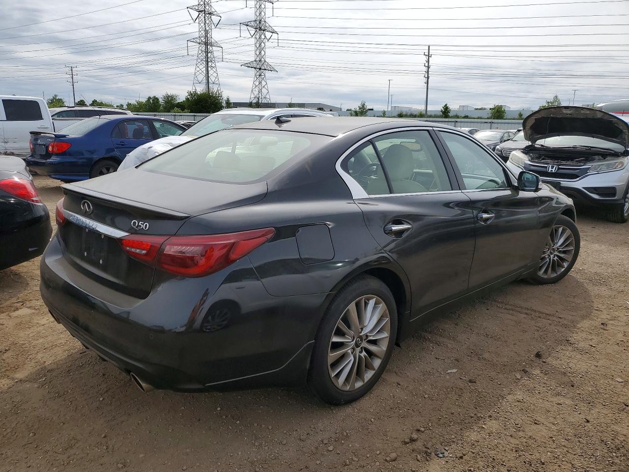 INFINITI Q50 Luxe