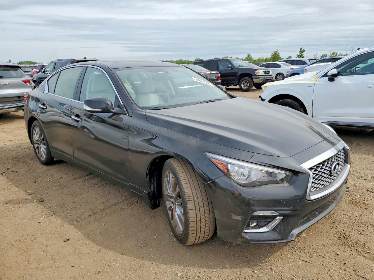 INFINITI Q50 Luxe