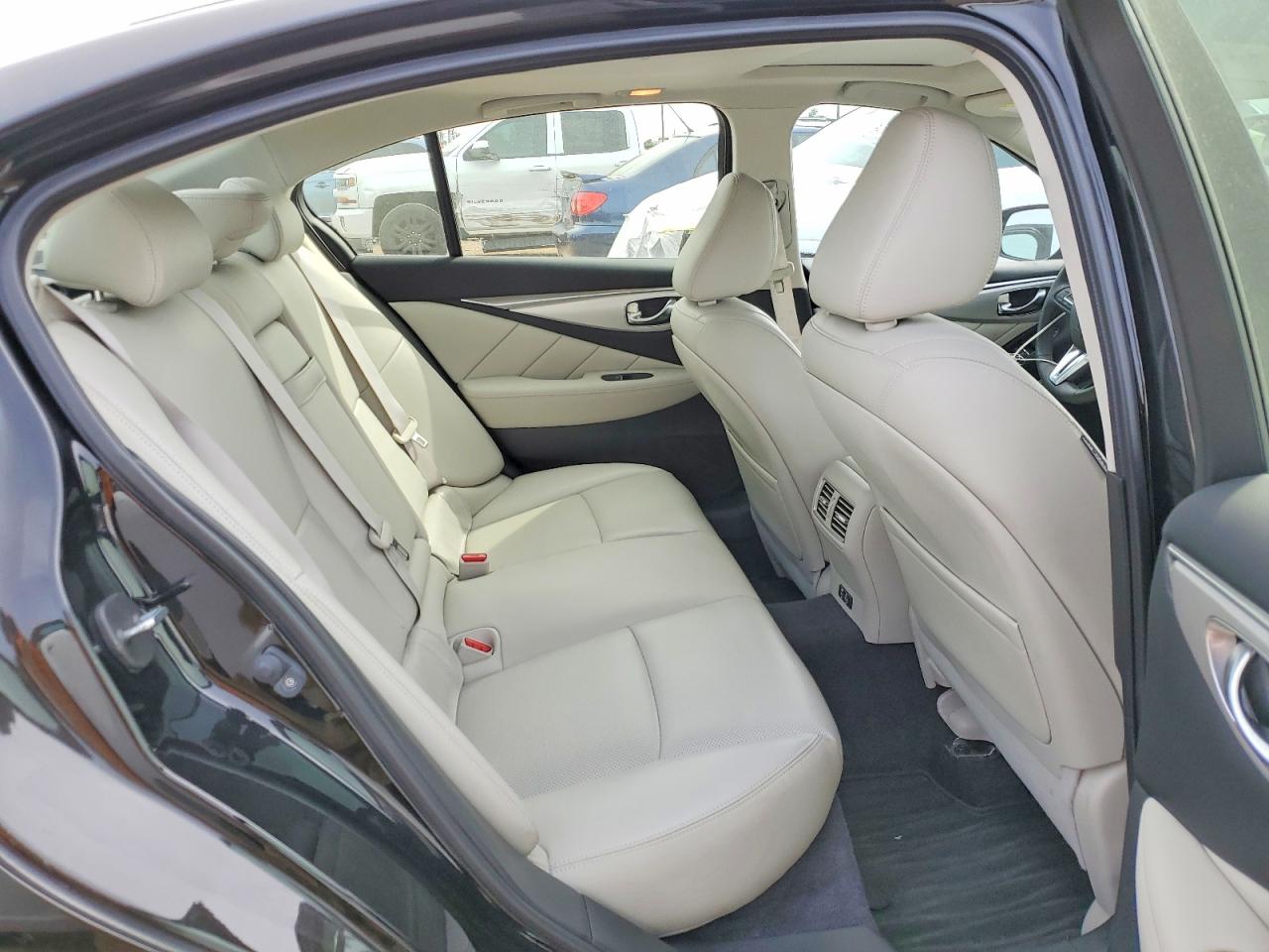 INFINITI Q50 Luxe