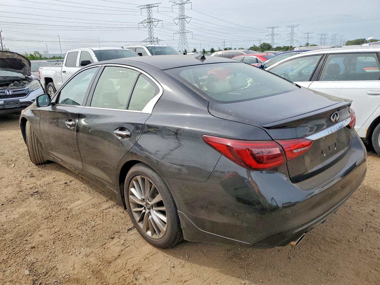 INFINITI Q50 Luxe