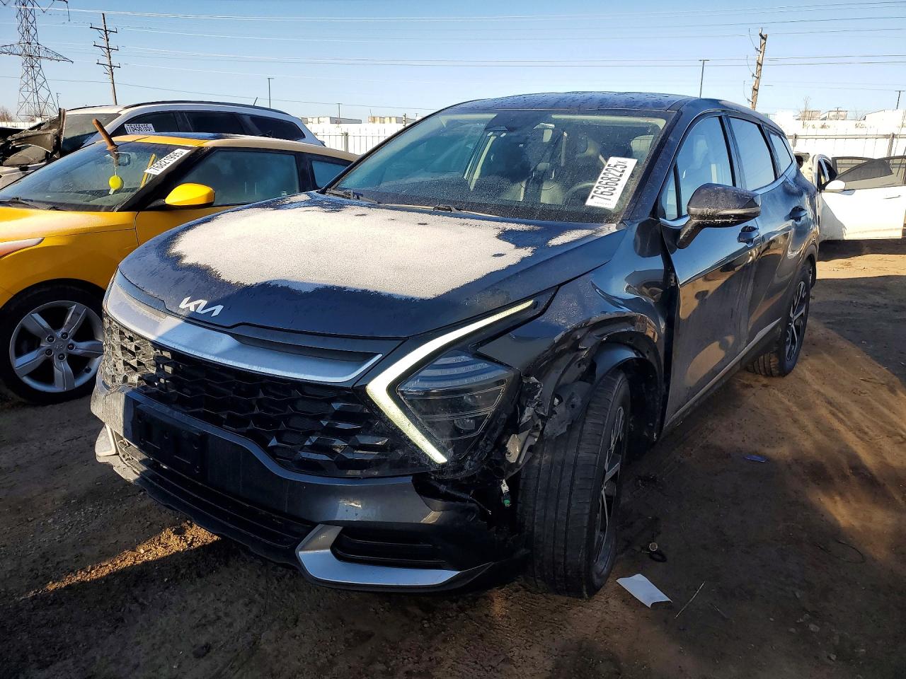 Salvage Kia Sportage Image