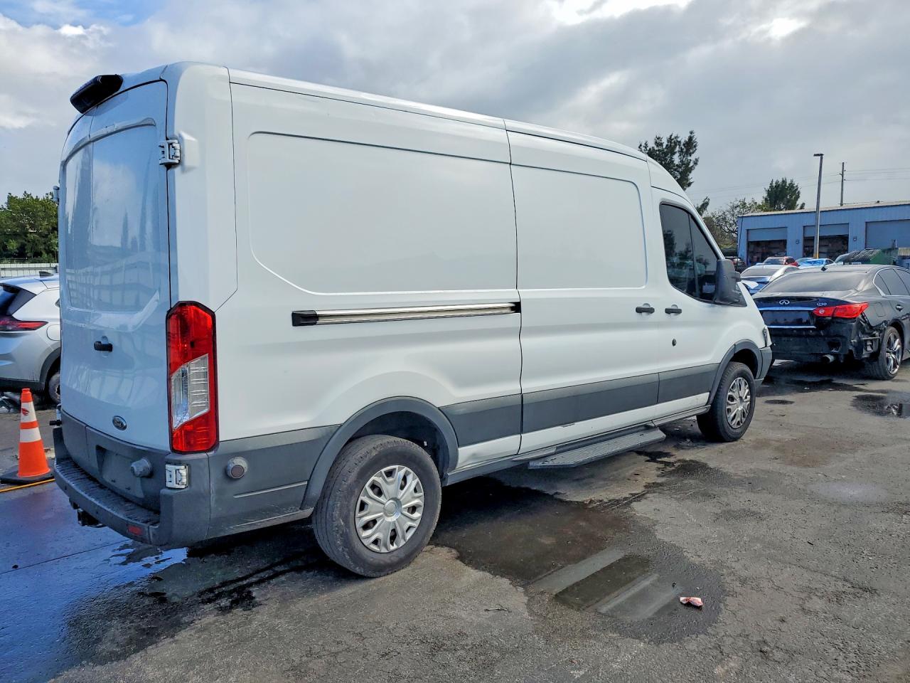Ford Transit T-350
