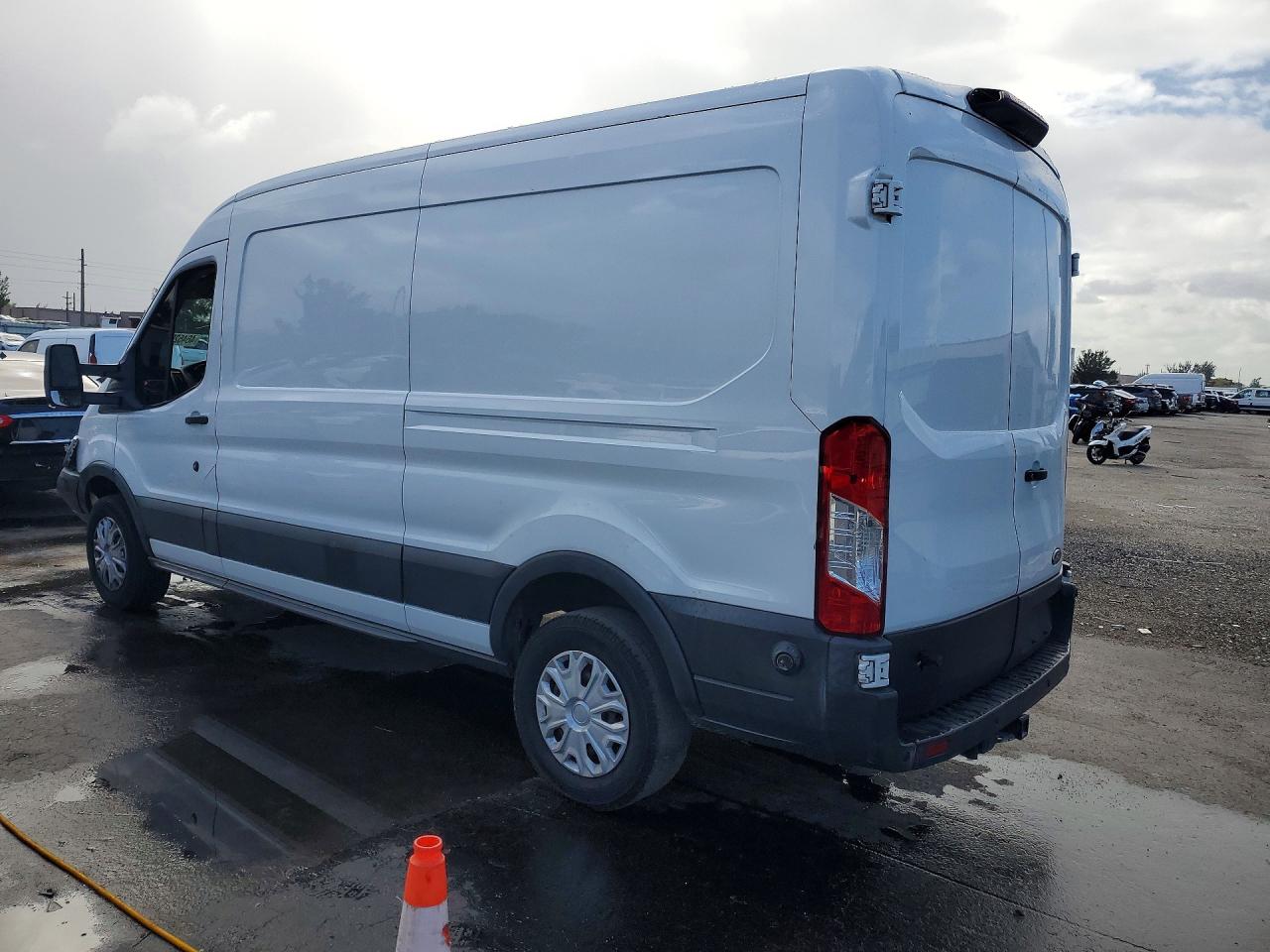 Ford Transit T-350