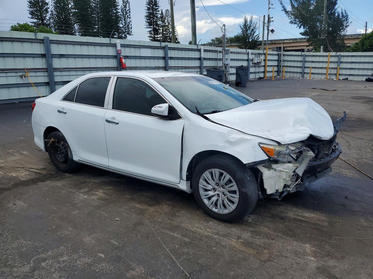 Toyota Camry Le