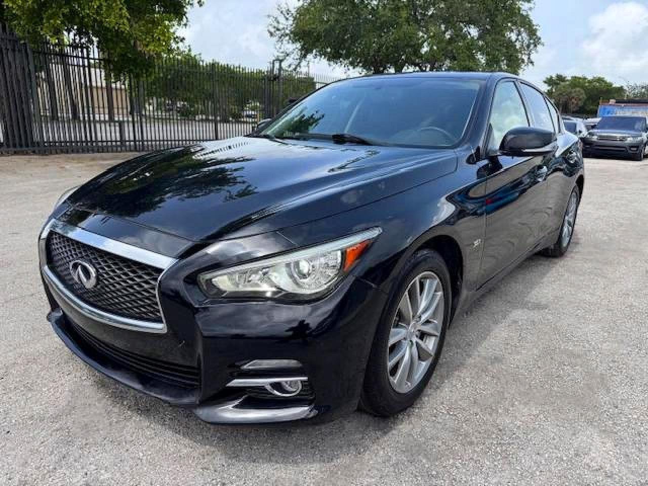 Salvage INFINITI Q50 Image