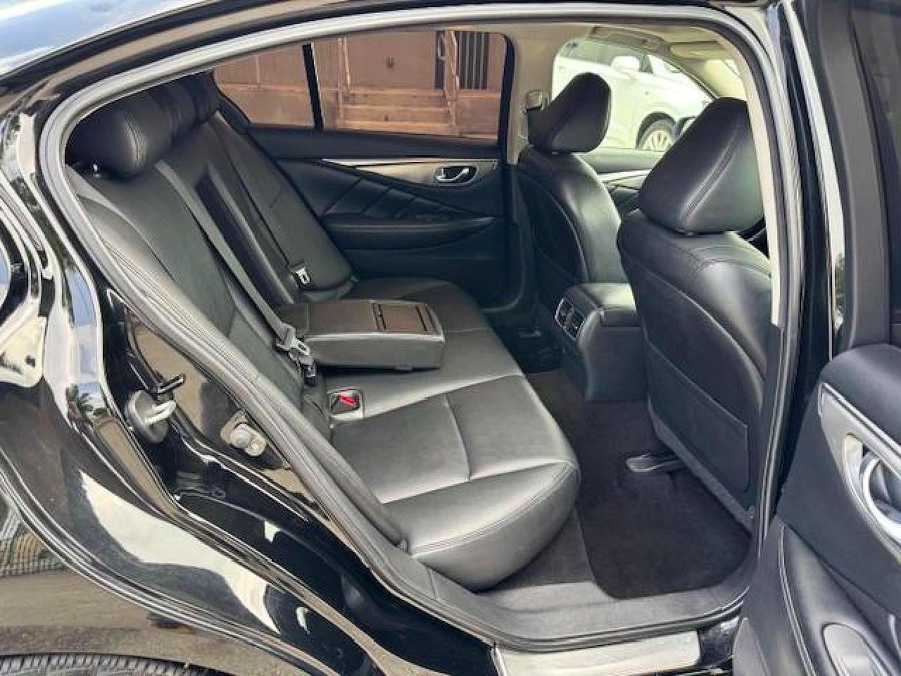 INFINITI Q50 3.0t P 3.0t Premium