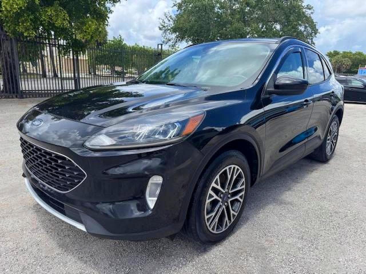 Salvage Ford Escape Image
