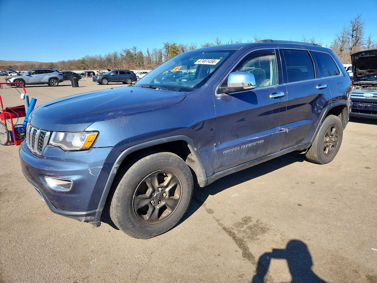Salvage Jeep Cherokee Image