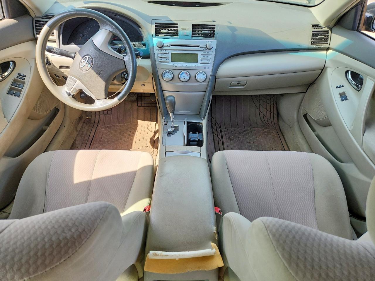 Toyota Camry Le V6