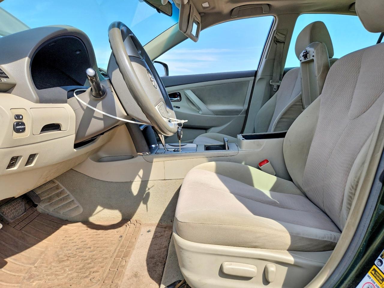 Toyota Camry Le V6