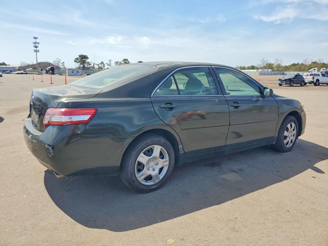 Toyota Camry Le V6