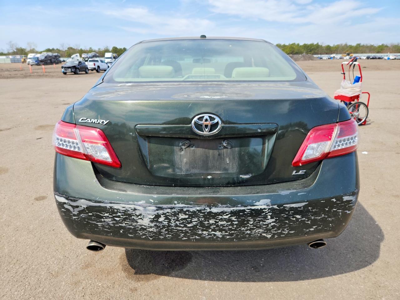 Toyota Camry Le V6