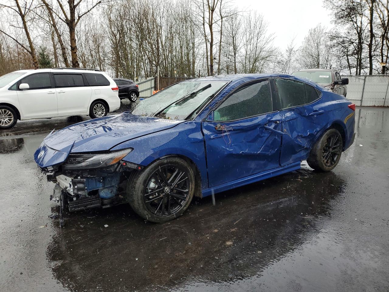 Salvage Toyota Camry Image
