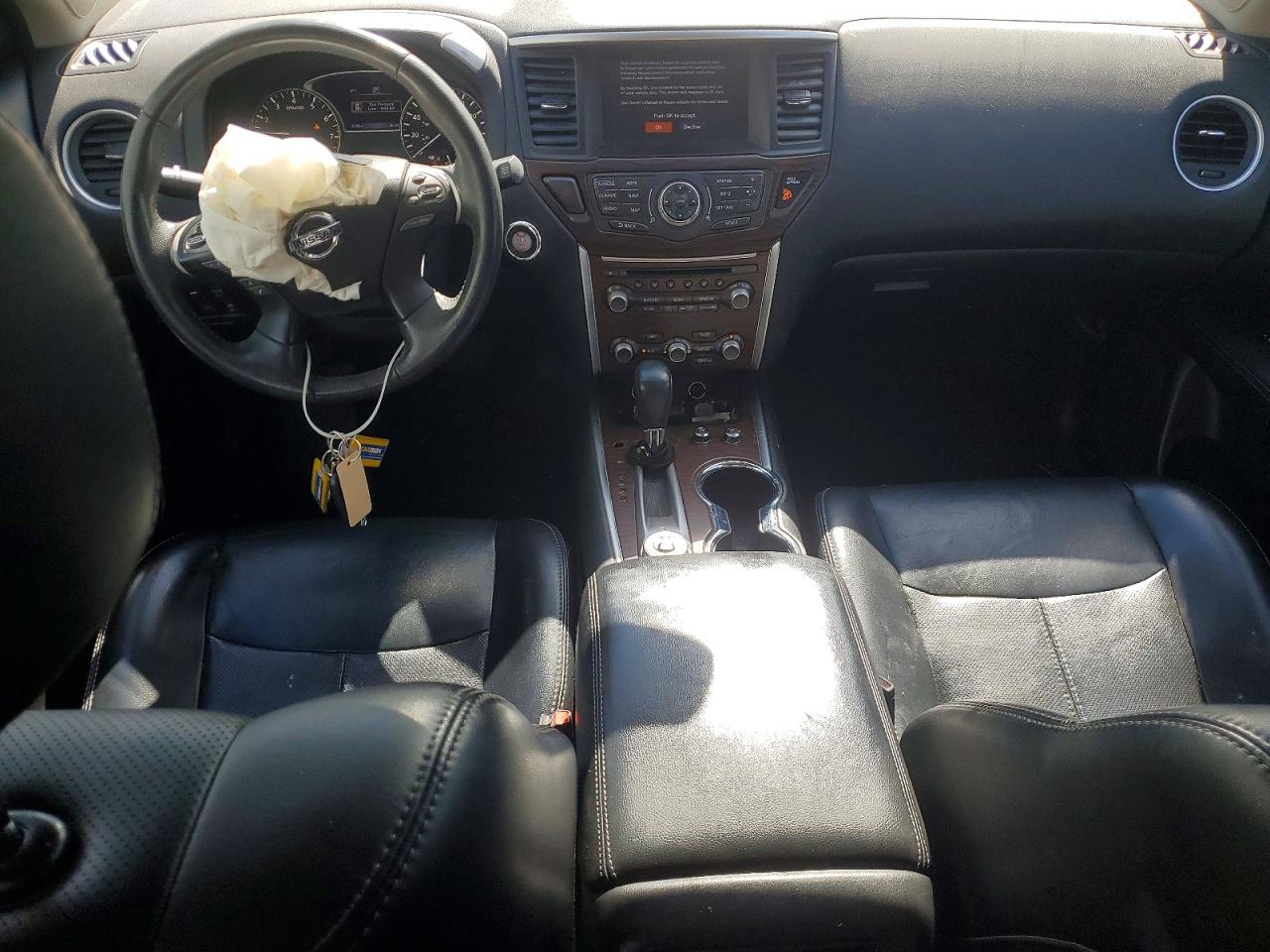 Nissan Pathfinder S