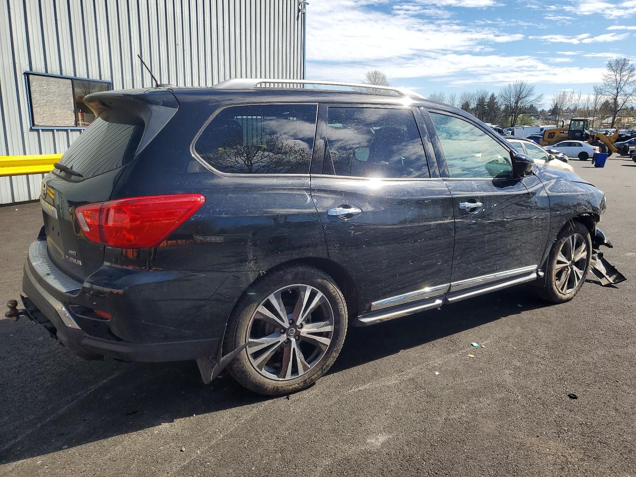 Nissan Pathfinder S