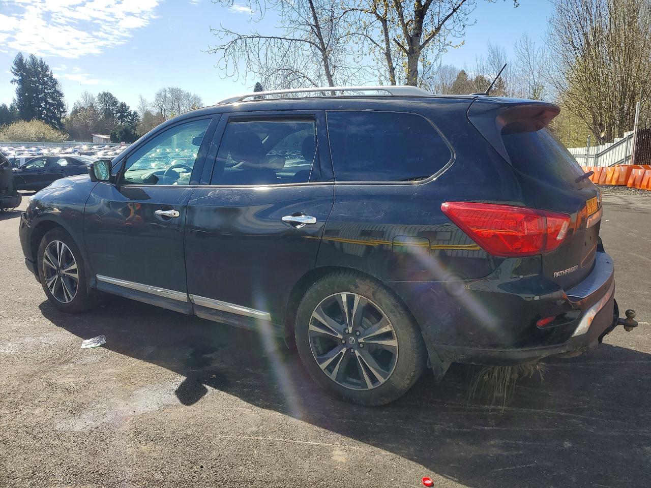 Nissan Pathfinder S