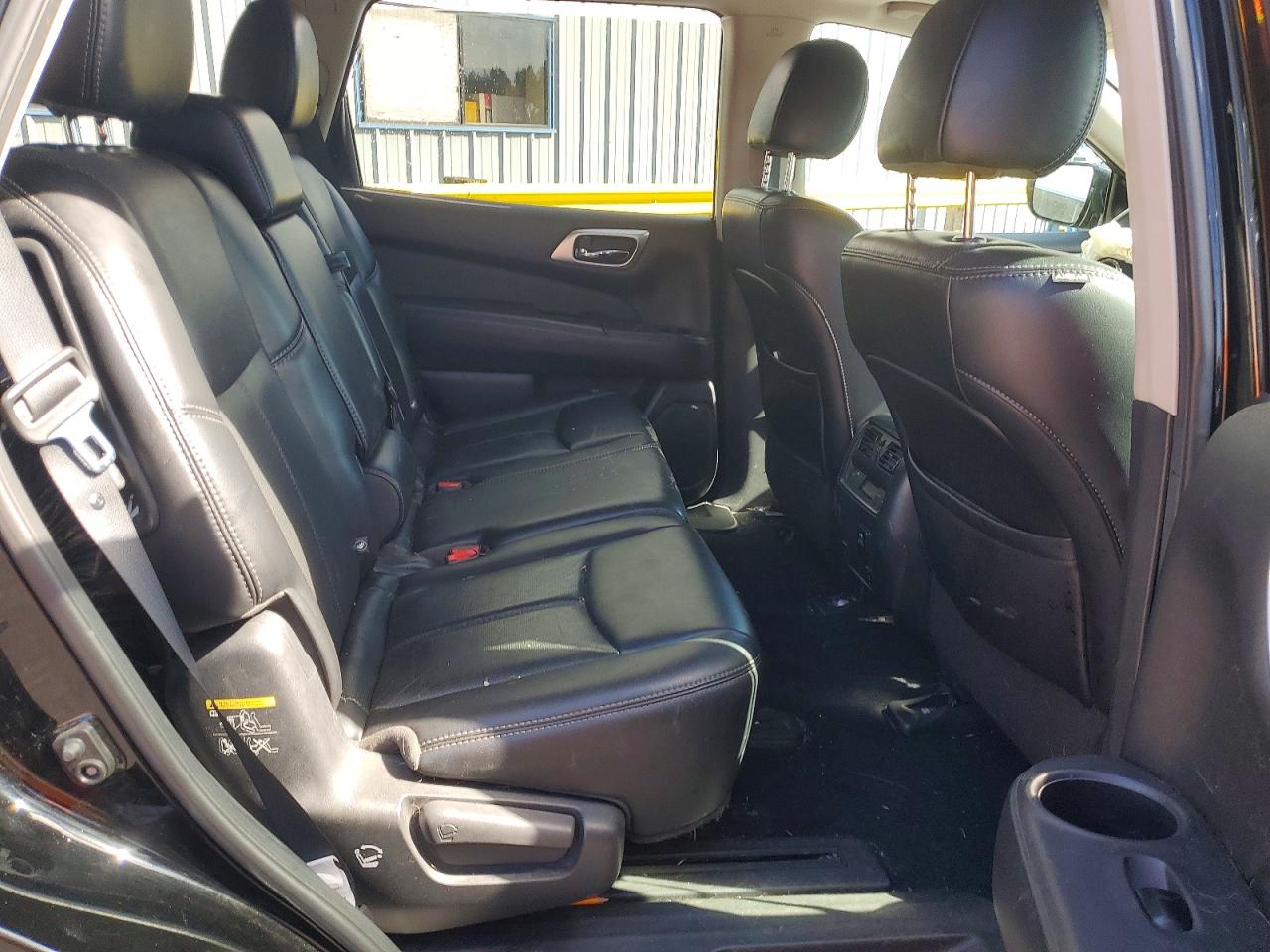 Nissan Pathfinder S