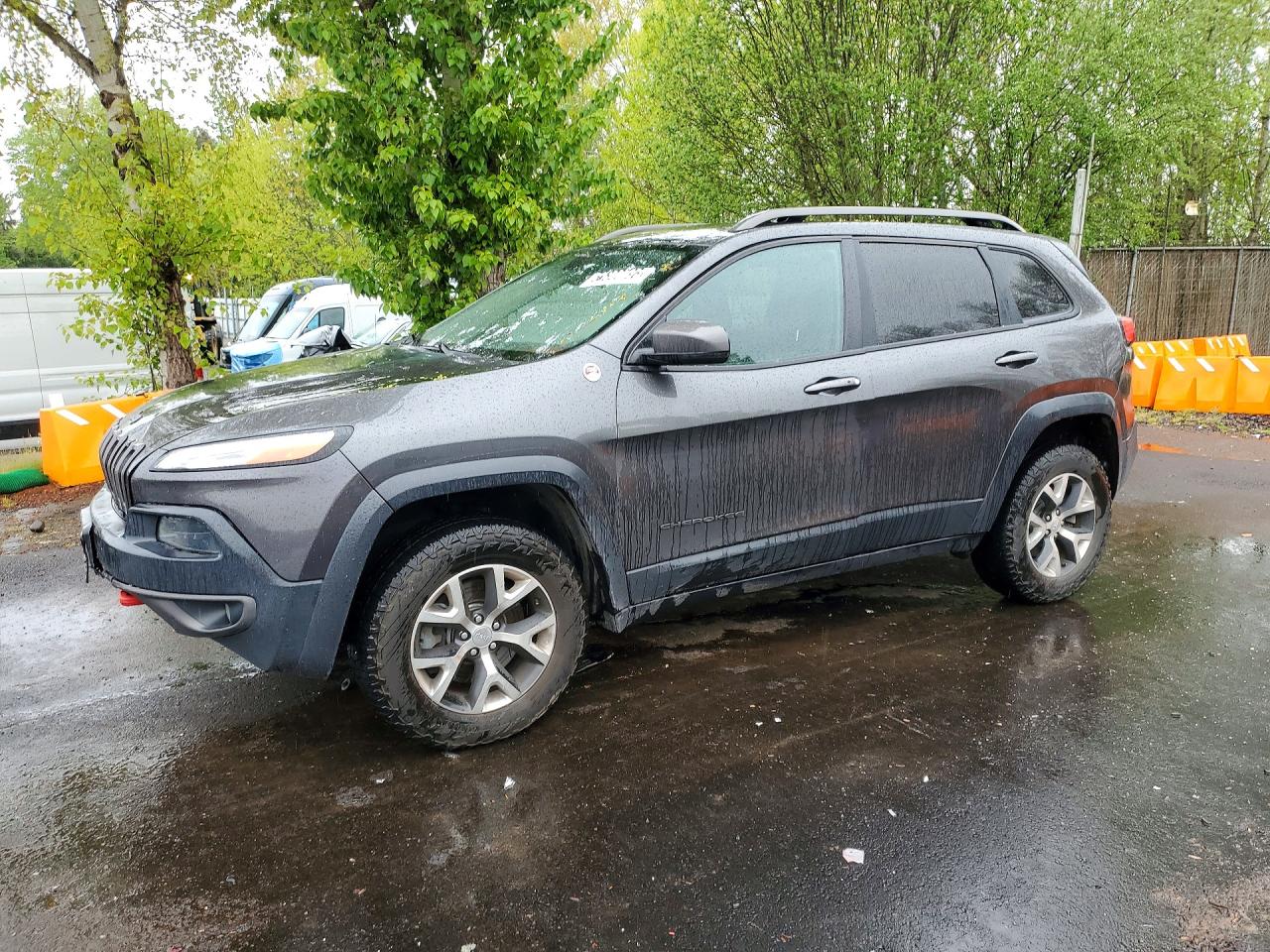 Salvage Jeep Cherokee Image